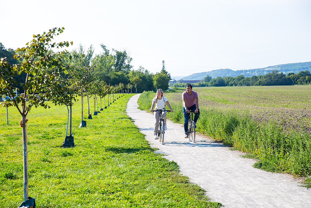 radfahrende Personen Regionalpark DreiAnger