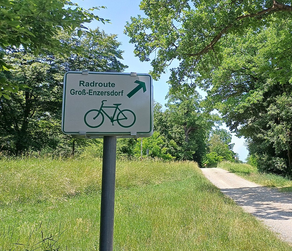 Schild Radweg Lobau